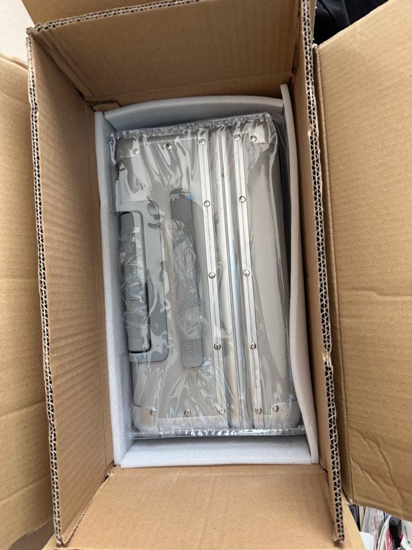 限定値下 新品 Magne 最軽量 スーツケース＋専用バック4個付き