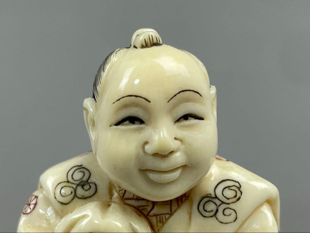 カバ牙製 根付 犬を抱く唐子 提物 骨董品 古美術 置物 天然素材