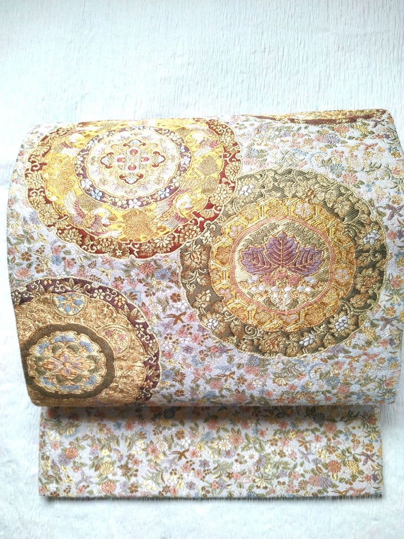 豪華な多色金糸袋帯