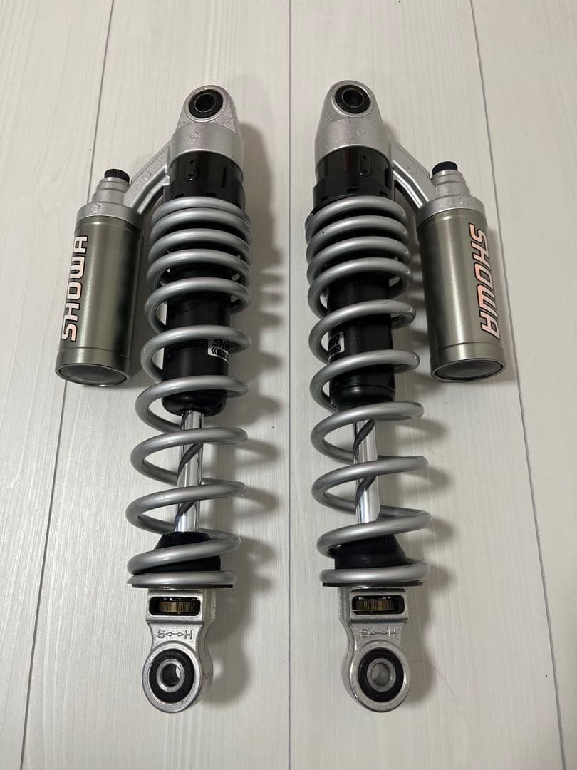 SHOWA リアサスペンション CB1300