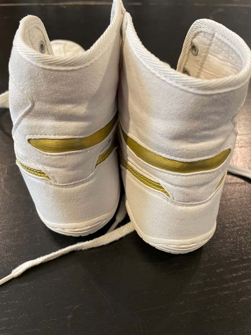 ASICS リングシューズ ホワイト/ゴールド