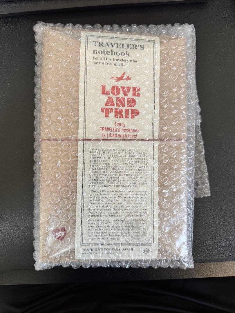 新品　レギュラーサイズ　トラベラーズノート LOVE AND TRIP レッド
