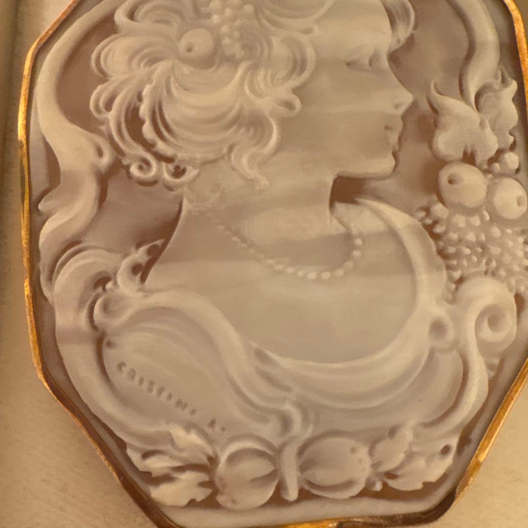クリスピーノ作　イタリア　シェルカメオブローチ　18k