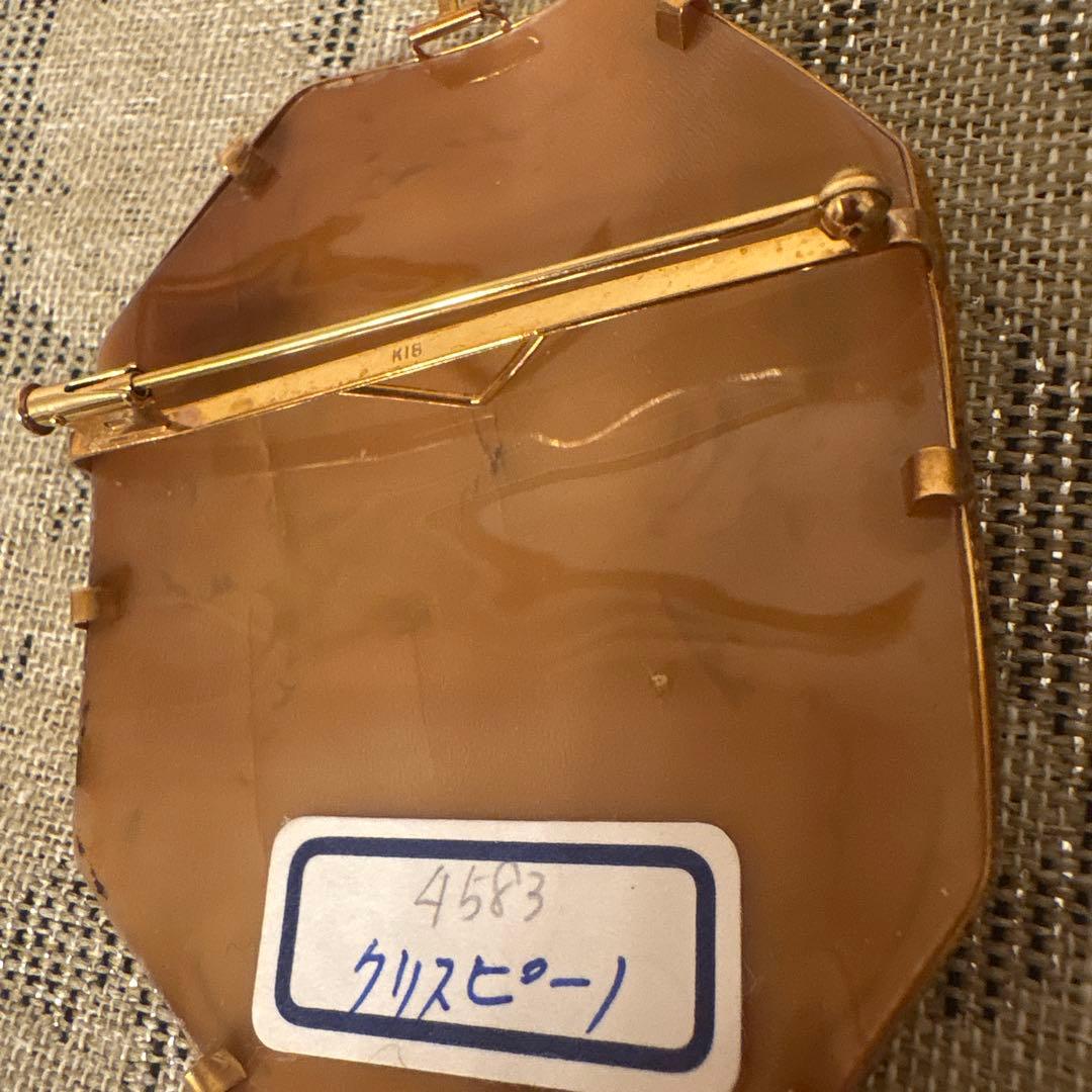 クリスピーノ作　イタリア　シェルカメオブローチ　18k