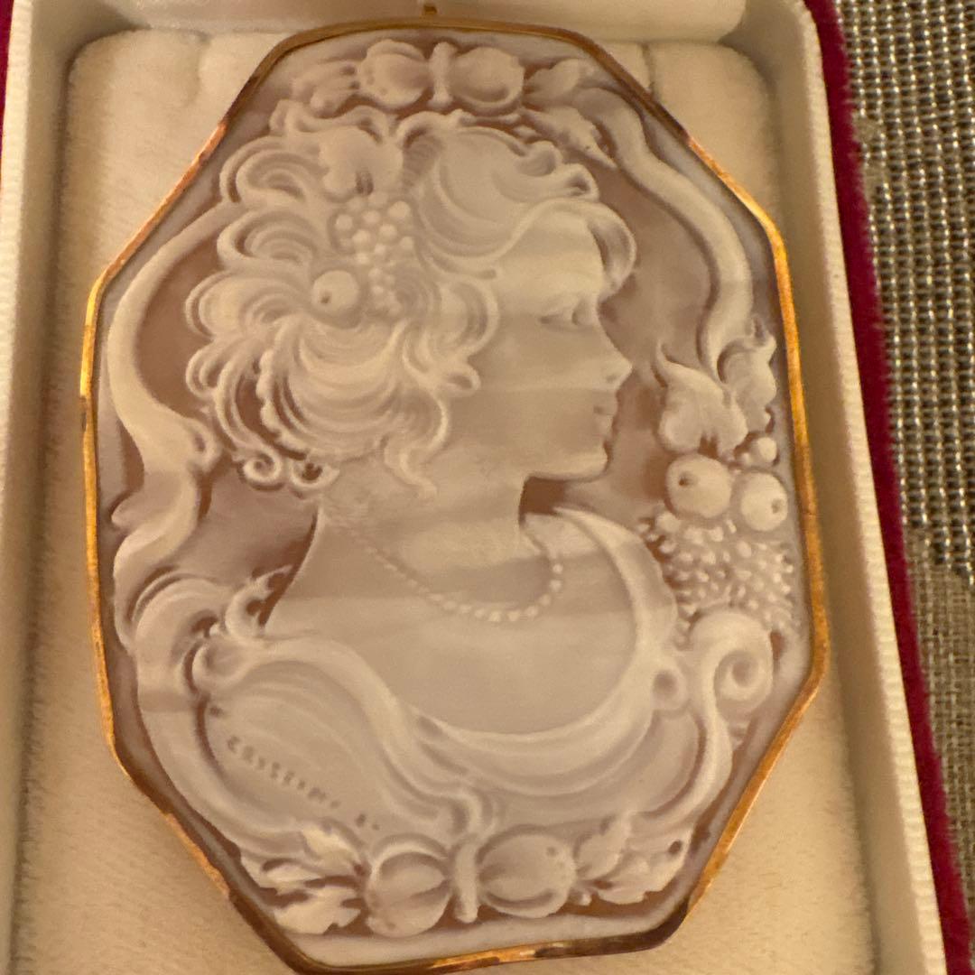クリスピーノ作　イタリア　シェルカメオブローチ　18k