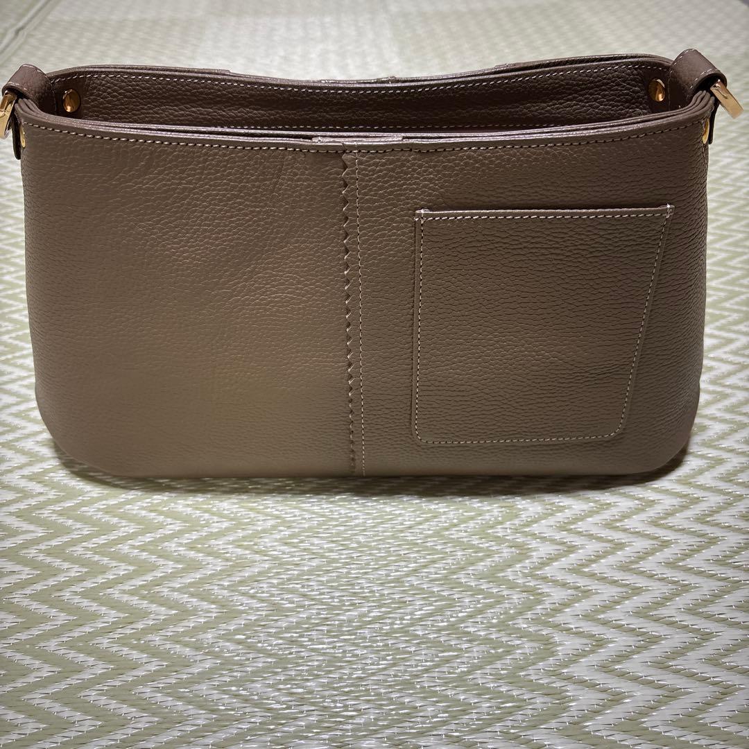 ATAO ブラウンレザー ショルダーバッグ