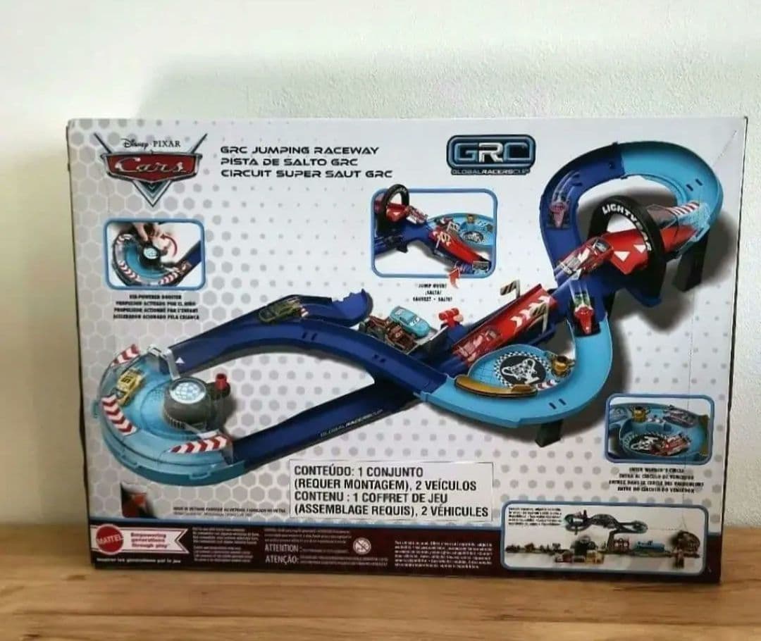 マテル カーズ GRC プレイセット ミニカー2台 マックィーン フランチェスコ