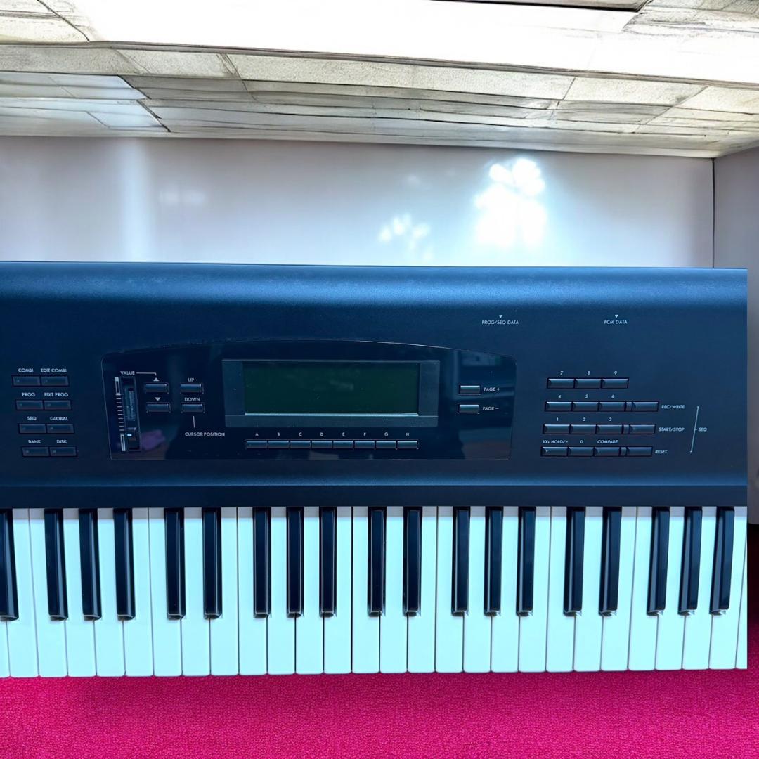 ☆美品 コルグ 01/W FD 61鍵 シンセサイザー ワークステーション