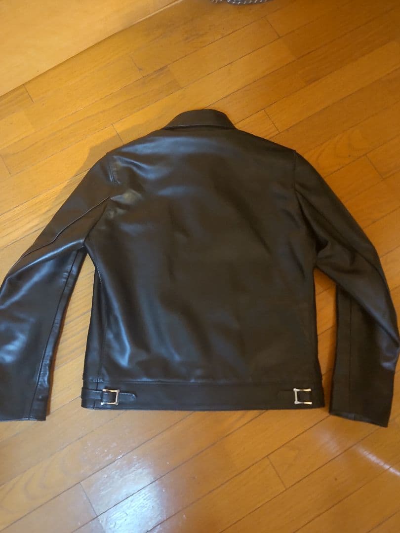 新品未使用品ルイスレザードミネーター タイトフィット