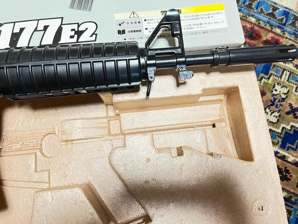 生産終了絶版品 東京マルイ 18歳以上 エアーライフル コルト XM177 E2