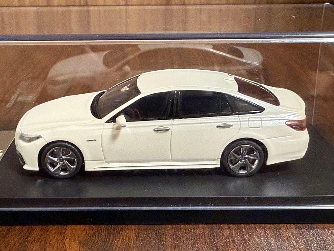 トヨタ クラウン 220系1/43ミニカー　MARK43