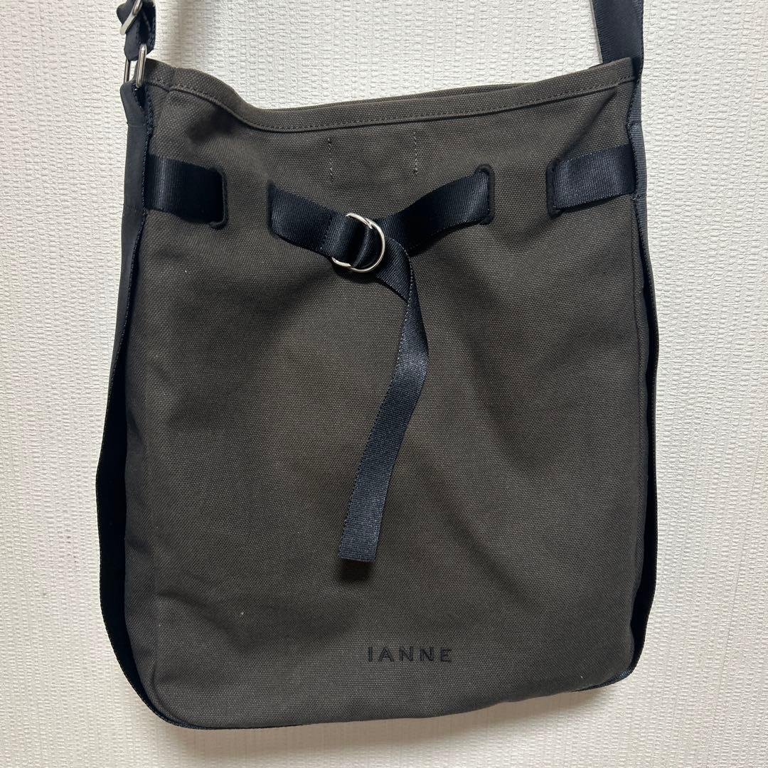 IANNEショルダーバック