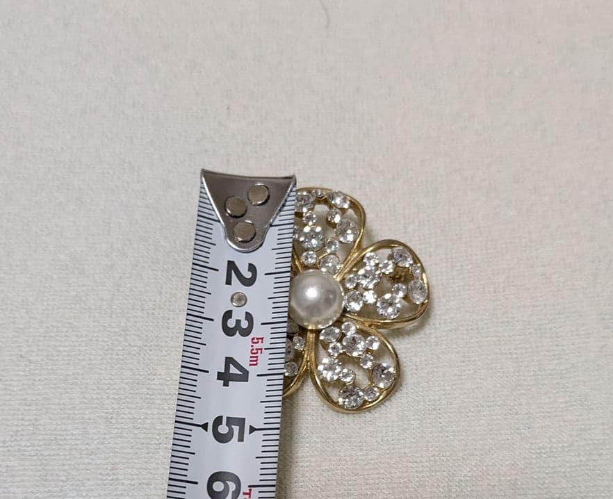 René 花モチーフ ブローチ 2個セット