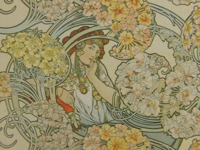 アルフォンス・ミュシャ、花に囲まれた赤毛の女性（織物のデザイン）