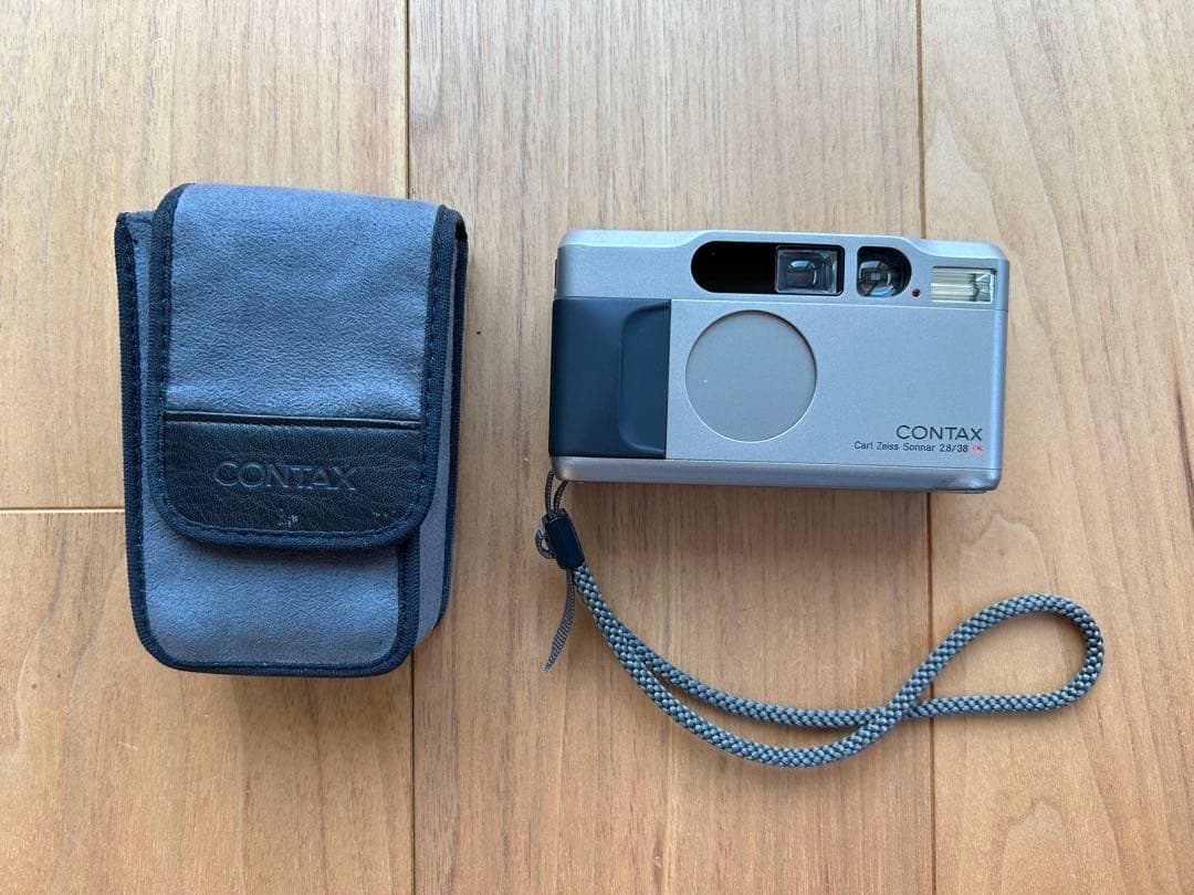 CONTAX T2 フィルムカメラ シルバー　目黒蓮ドラマ使用色違いコンタックス