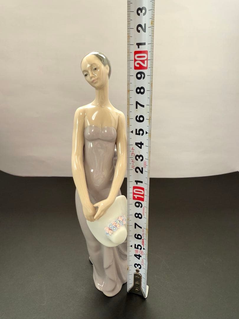 リヤドロ 帽子付花嫁介添人 5598 送料込み