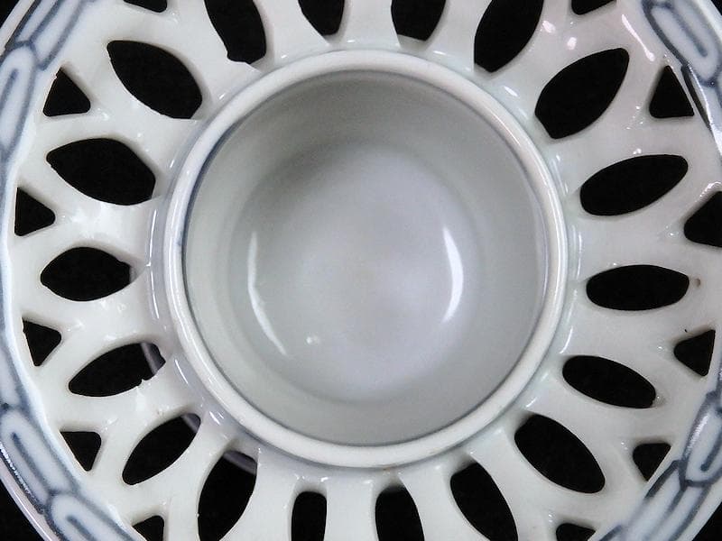 古伊万里　染付　透かし　波千鳥の図　盃台　D195AS-fbhb