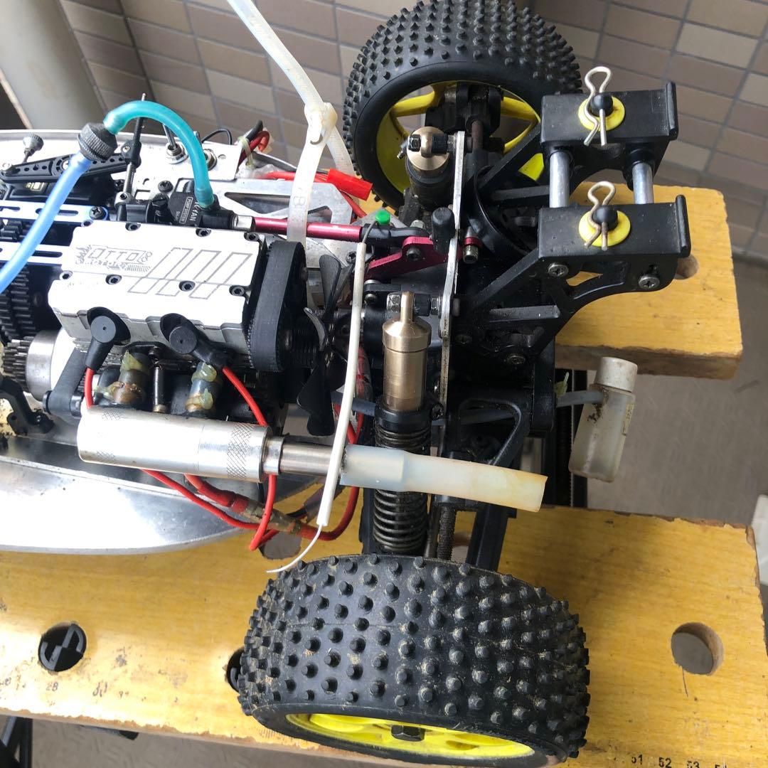 京商インファーノ　2気筒ニトロエンジン搭載