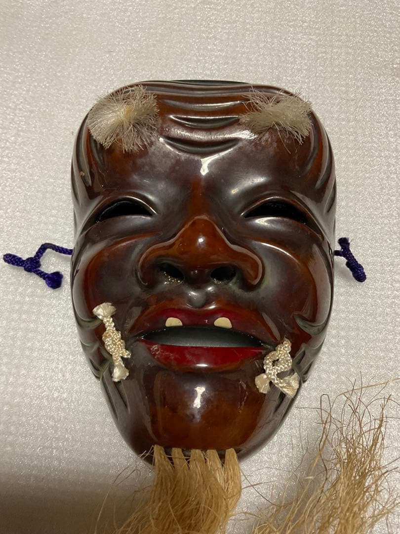 翁面／神楽面。木製。【昭和の時代の作品　汚れあり】。