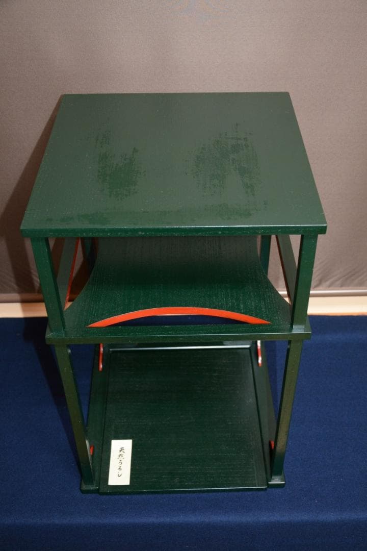 茶道具　美品　糸巻棚　天然漆　青漆爪紅　碌々斎好写　京塗師　川瀬表完作　中古品