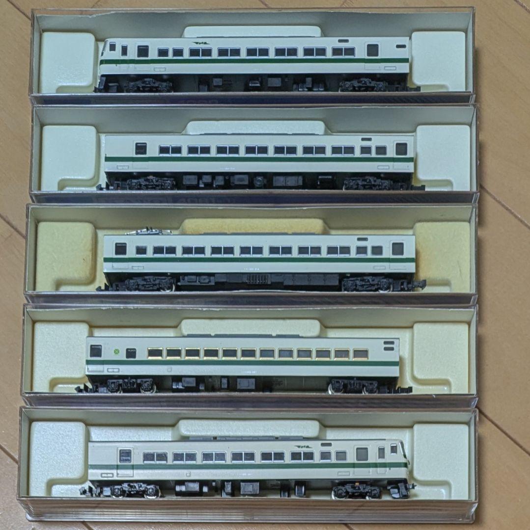 Nゲージ 185系 5両(１両はモーター車) カトー