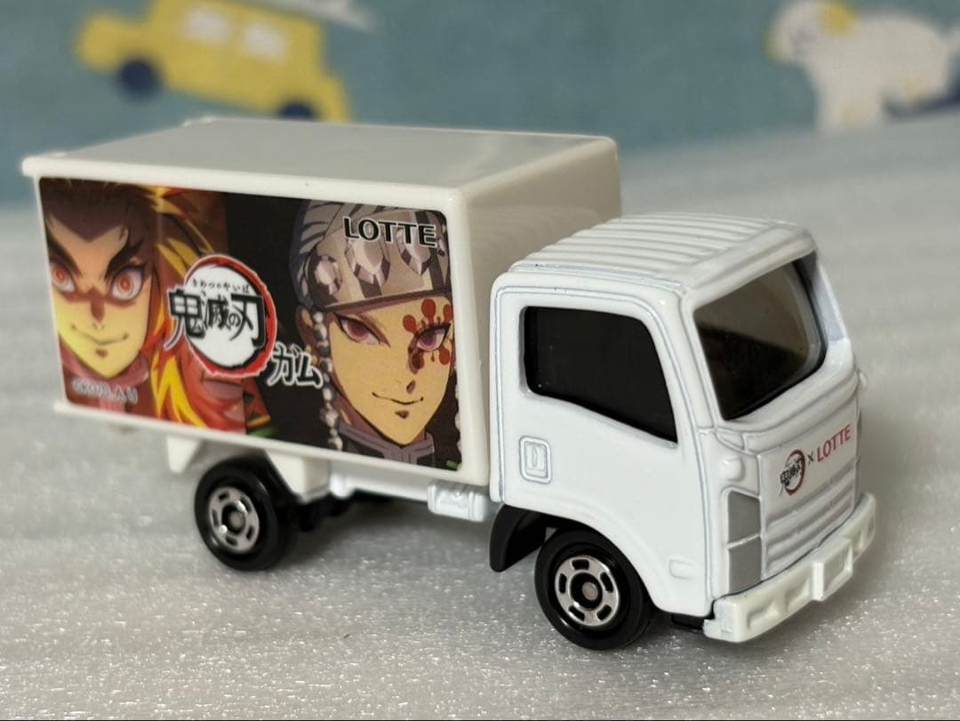 【激レア】トミカ　ロッテ 鬼滅の刃 ガム トラック　ISUZU エルフ