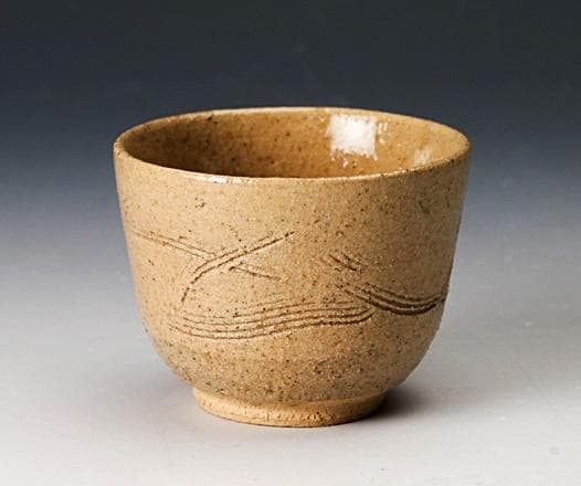 【貴重】和田守卑良　線彫りぐい吞　M295