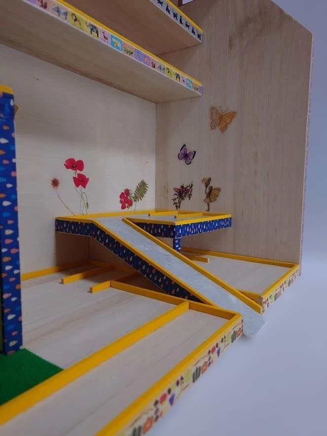 トミカ木製手作り駐車場（ビッグイエロ－）BY04