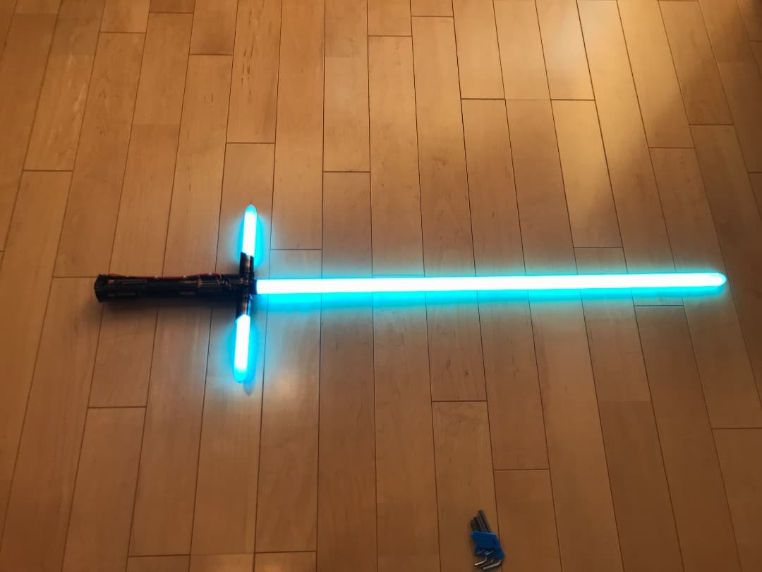 カスタムライトセーバー　クロスガード　カイロレン　kr