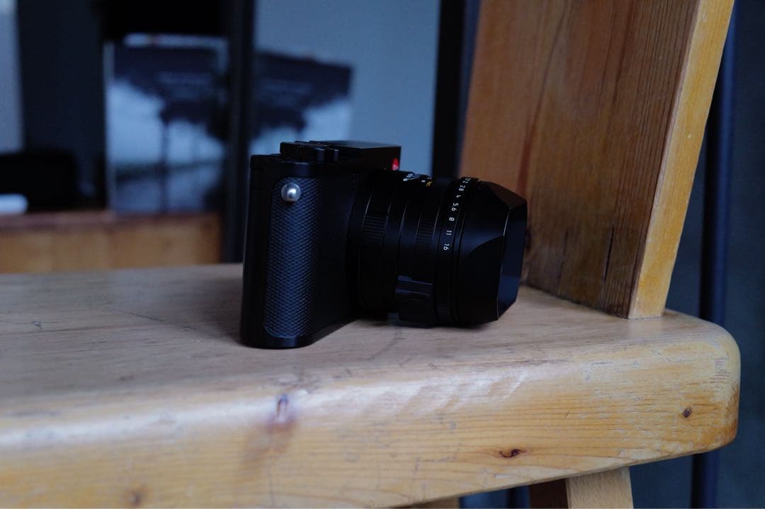 Leica Q2 美品　ストラップ、レンズフィルター　付き　付属品完備