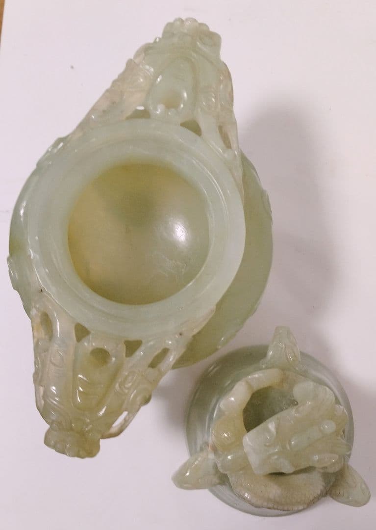 翡翠玉石香炉彫刻台座付き置物