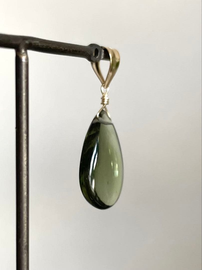 再お値下げ✨モルダバイト　ペンダントトップ