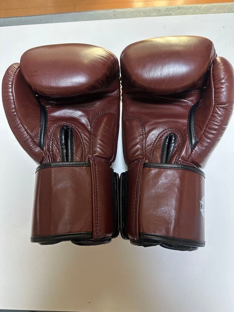 windy キックボクシンググローブ　16oz