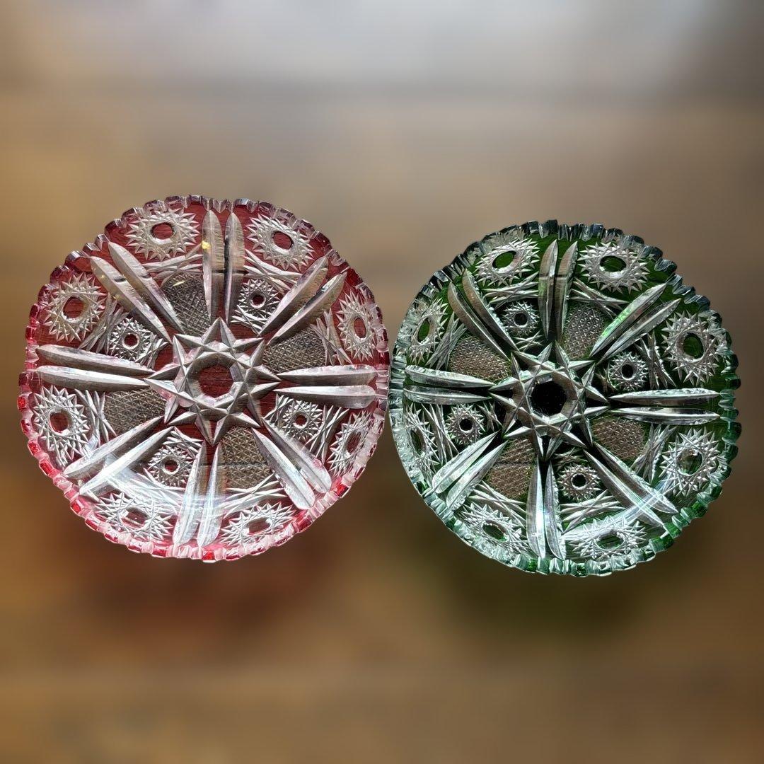 カットガラス ピンクと緑　アンティーク　装飾品　お皿
