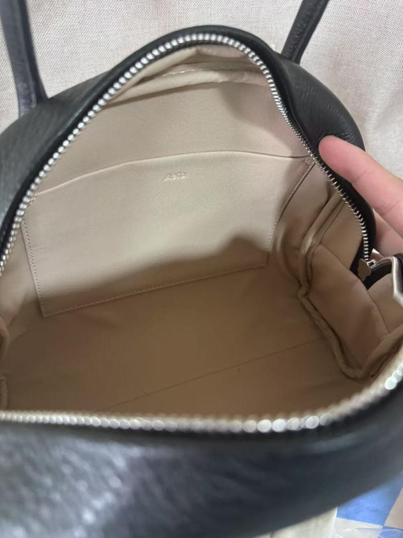 aeta 黒いレザーハンドバッグ ボストン型 Mサイズ