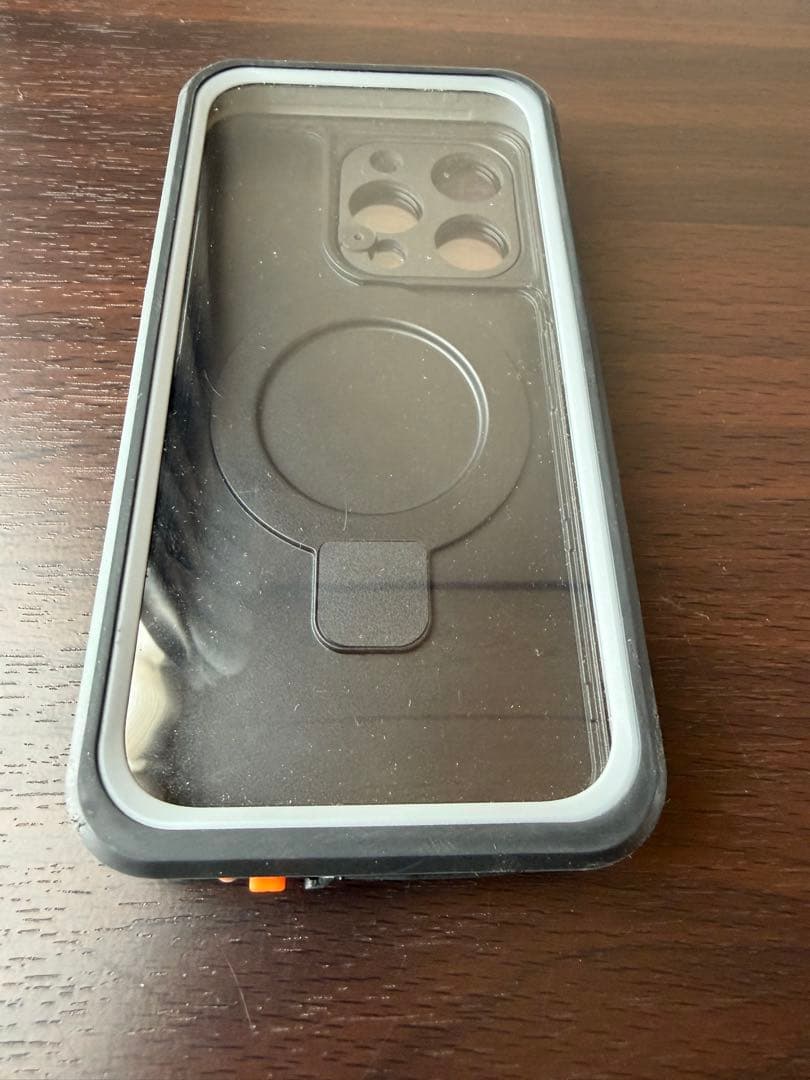 【極上美品】iPhone 15 Pro 128GB（ブラックチタニウム）