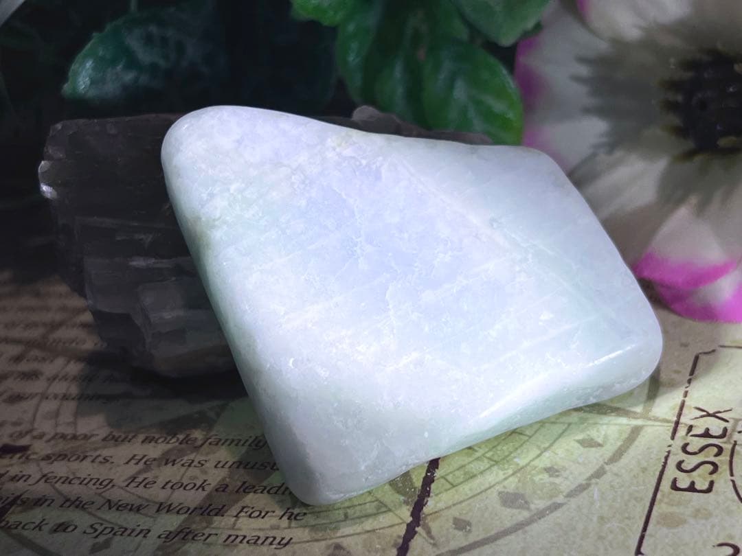 糸魚川 ✨　翡翠　原石　タンブル　ジェダイド