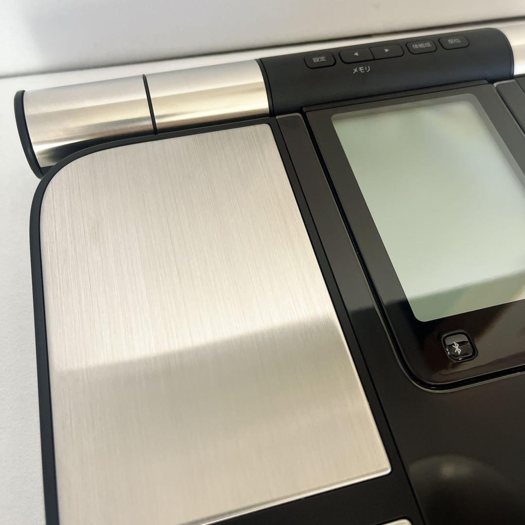 美品　カラダスキャン　オムロン 体重体組成計 体重計 KRD-703T