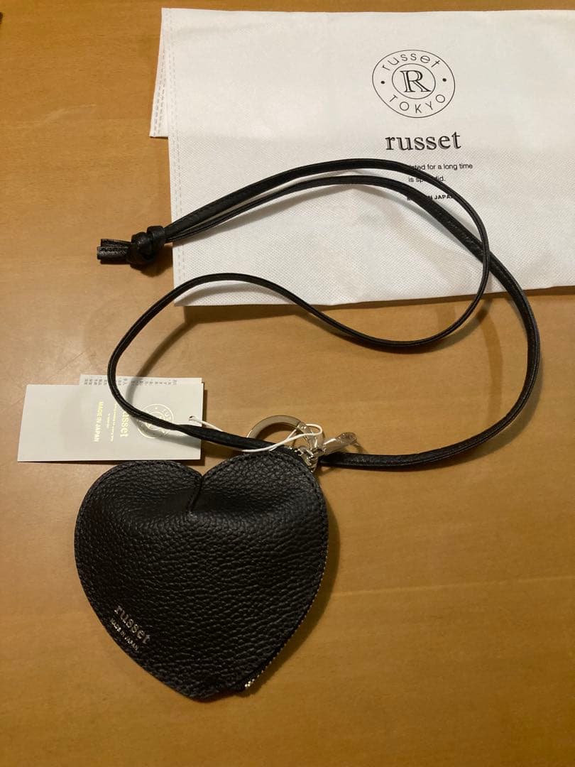ラシット　レザーハートチャーム