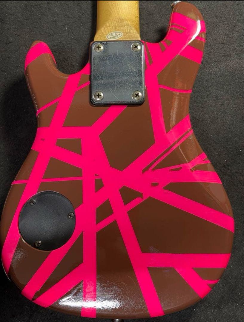 photogenicのミニギターをチョコレートバンブルビーver.リフィニッシュ