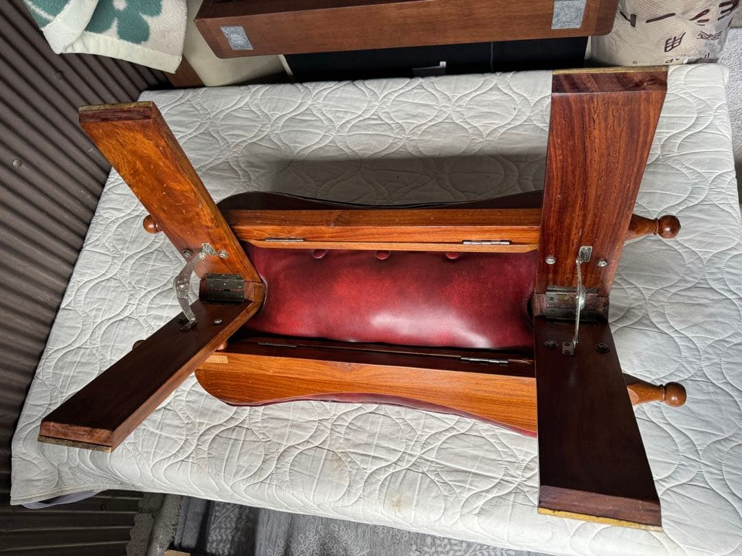 キャメルチェア ラクダスツール ロビー エントランス 玄関 象嵌 金彩 らくだ