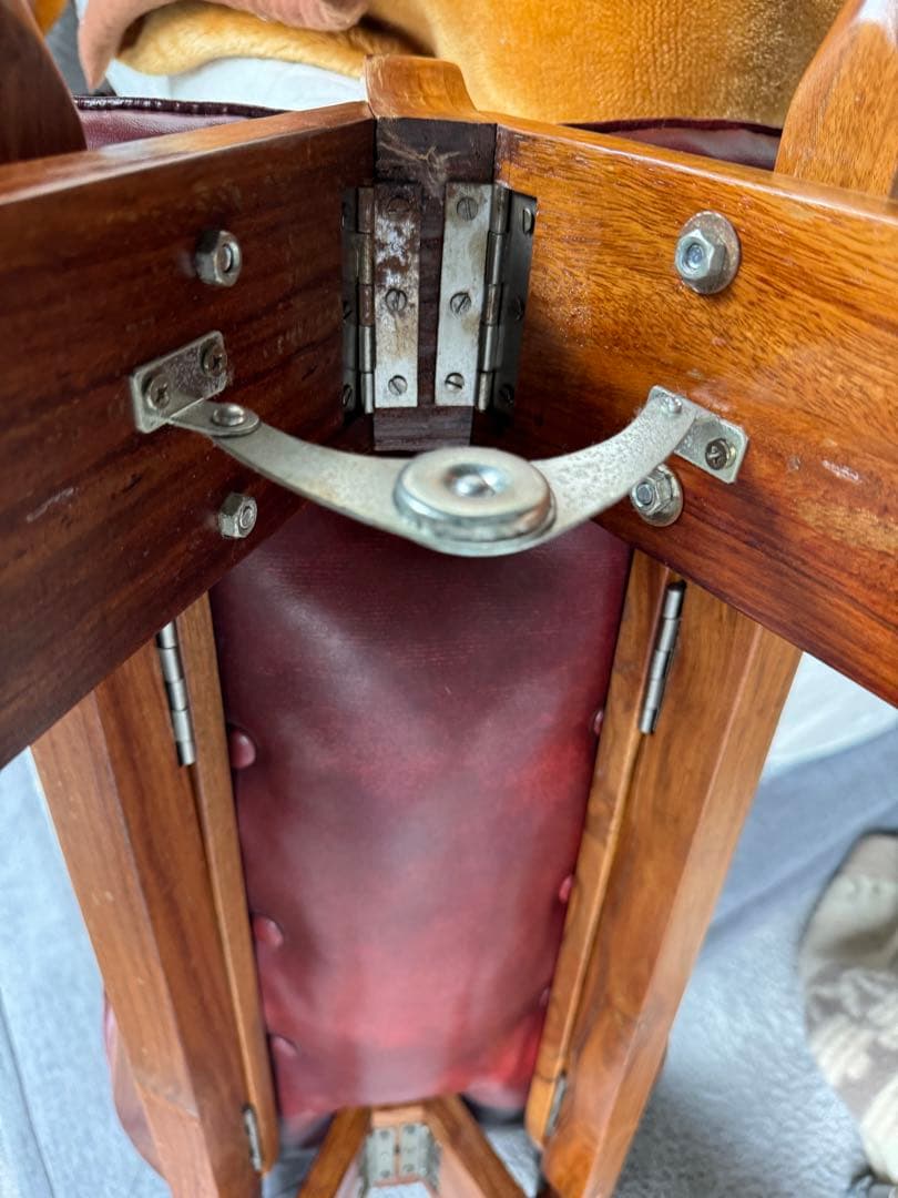 キャメルチェア ラクダスツール ロビー エントランス 玄関 象嵌 金彩 らくだ