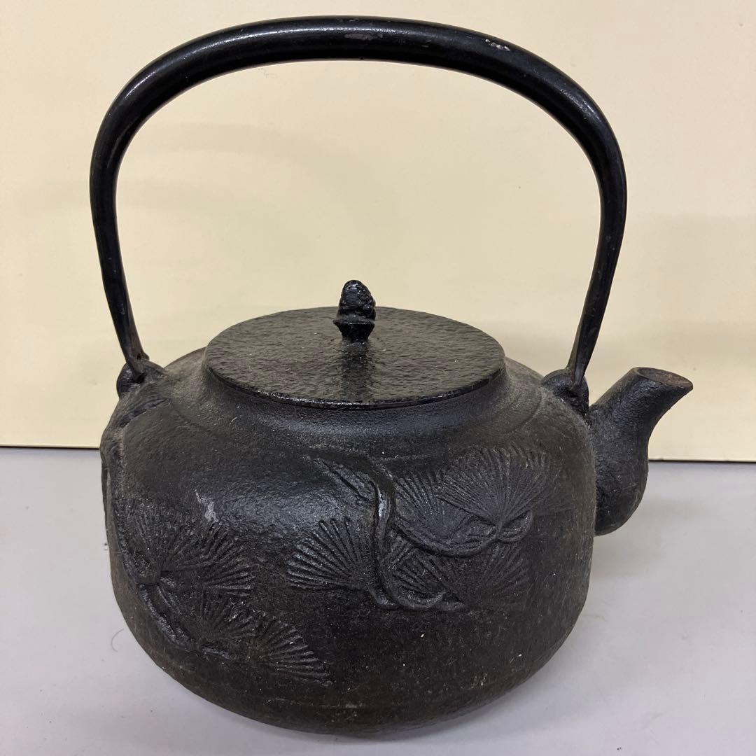 E-1 昭和レトロ 当時物 古道具 伝統工芸品 鉄瓶 松葉紋様 霰 丸型 やかん