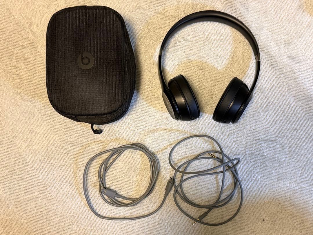 ヘッドホン Beats Solo 4 Black