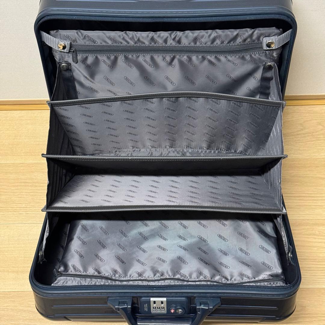 希少！リモワ　840.50 サルサデラックスハイブリッド　4輪　32L ネイビー