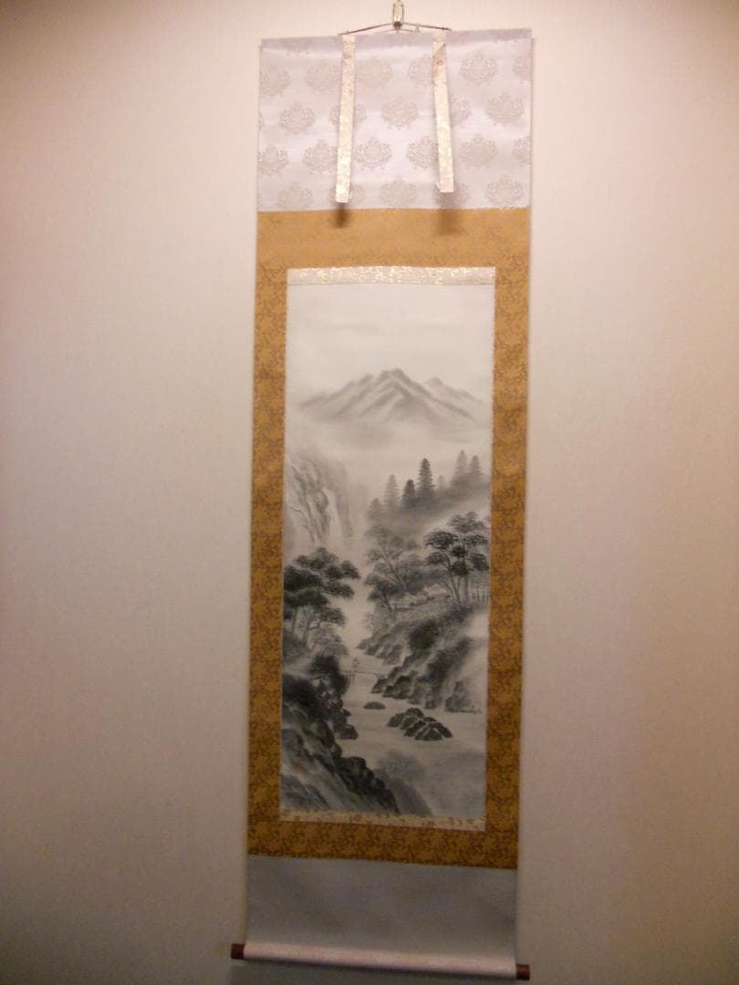 掛け軸 佐久間青苔 水墨山水 絹本 希少 軸装 茶道具 掛軸 美品 です。