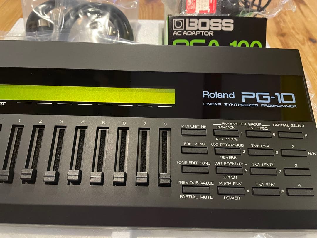 Roland PG-10 シンセサイザー