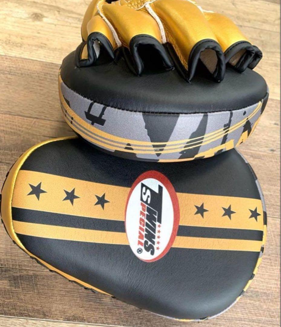 TWINS ペアパンチミット　金　ゴールド 　黒 新品値下げ不可