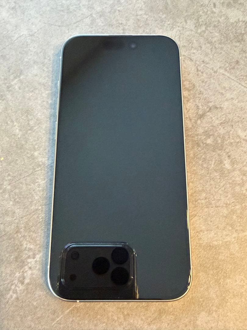 アップル iPhone15 Pro 256GB ホワイトチタニウム