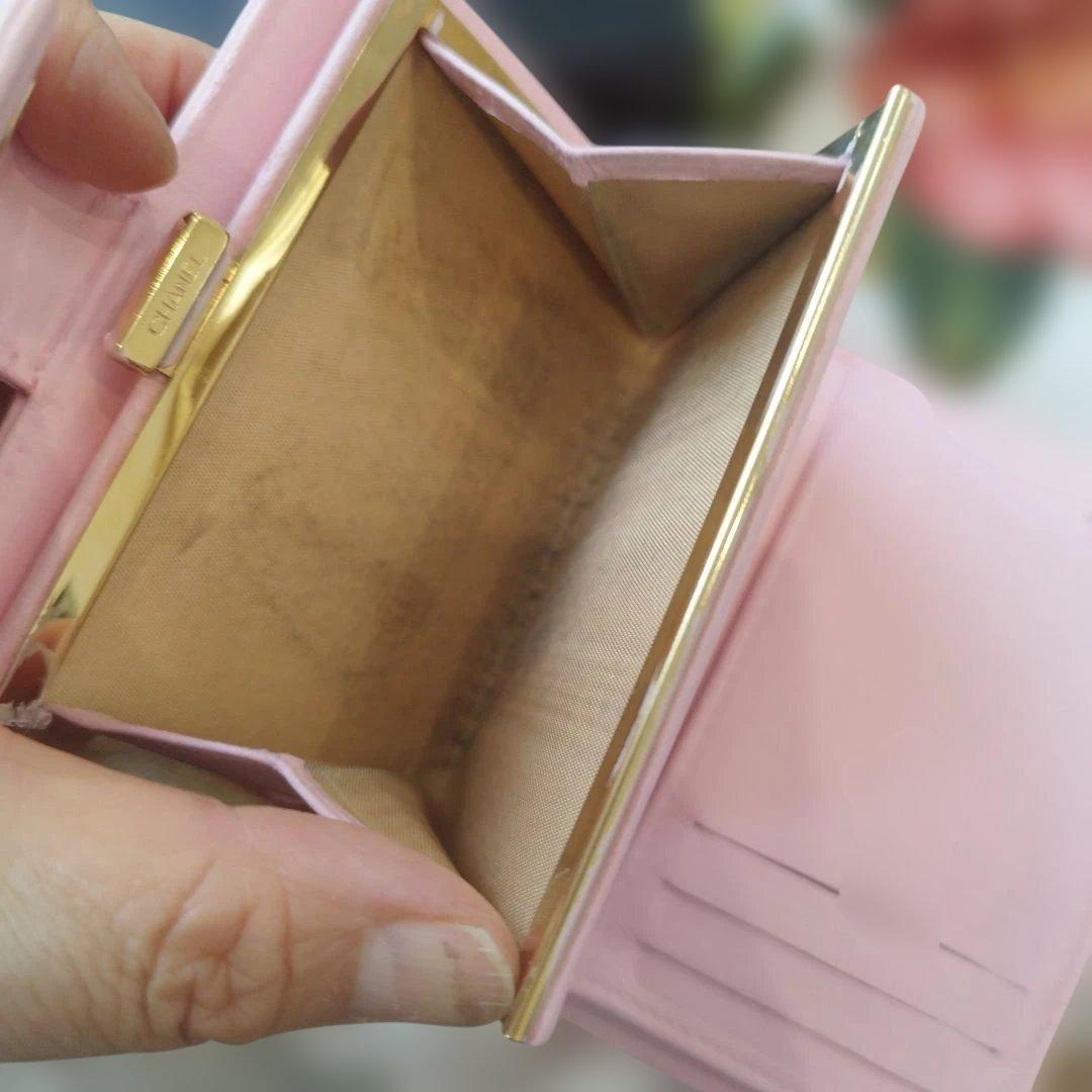 ②シャネルキャビアスキン　がま口コンパクト財布